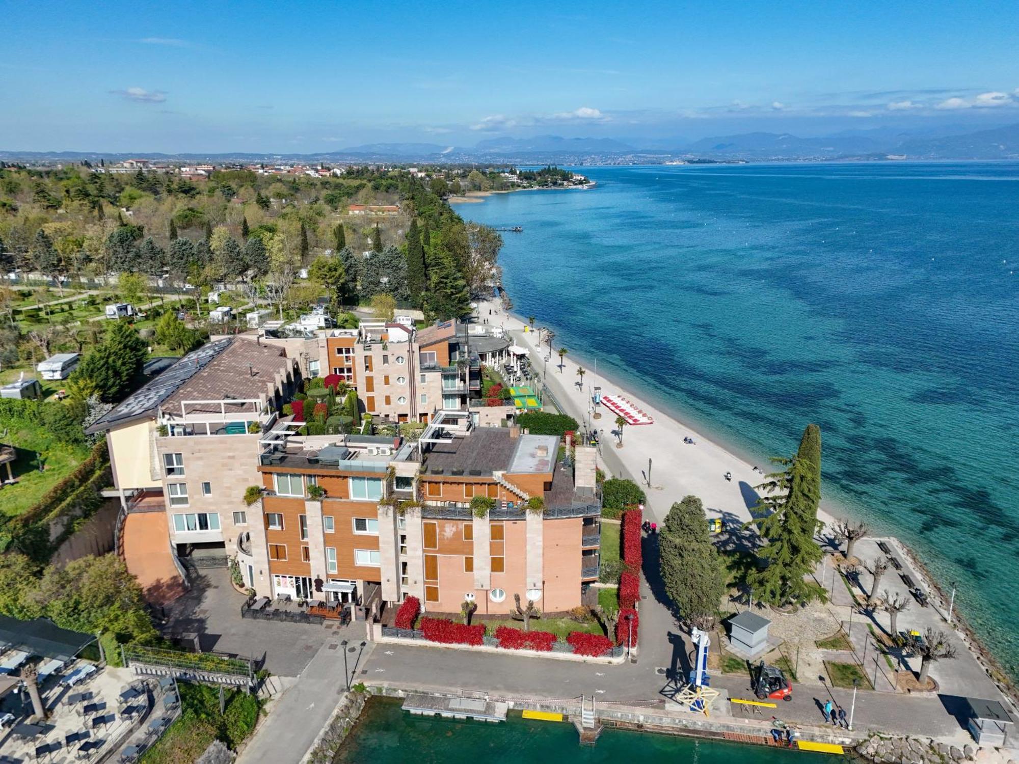 Mgh Luxury - Residenza La Perla Peschiera Lakefront * Peschiera del Garda