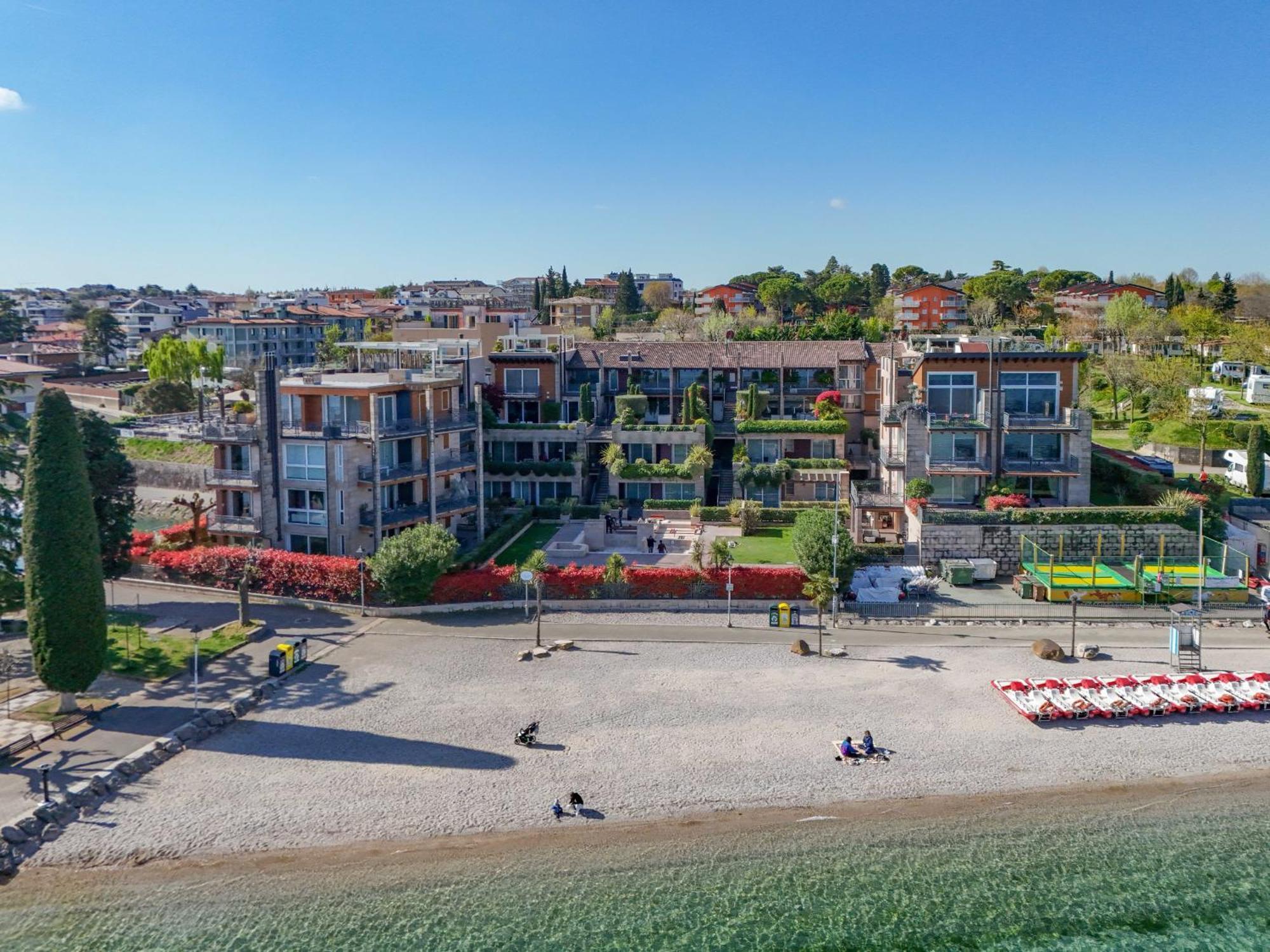 Mgh Luxury - Residenza La Perla Peschiera Lakefront Apartment Peschiera del Garda