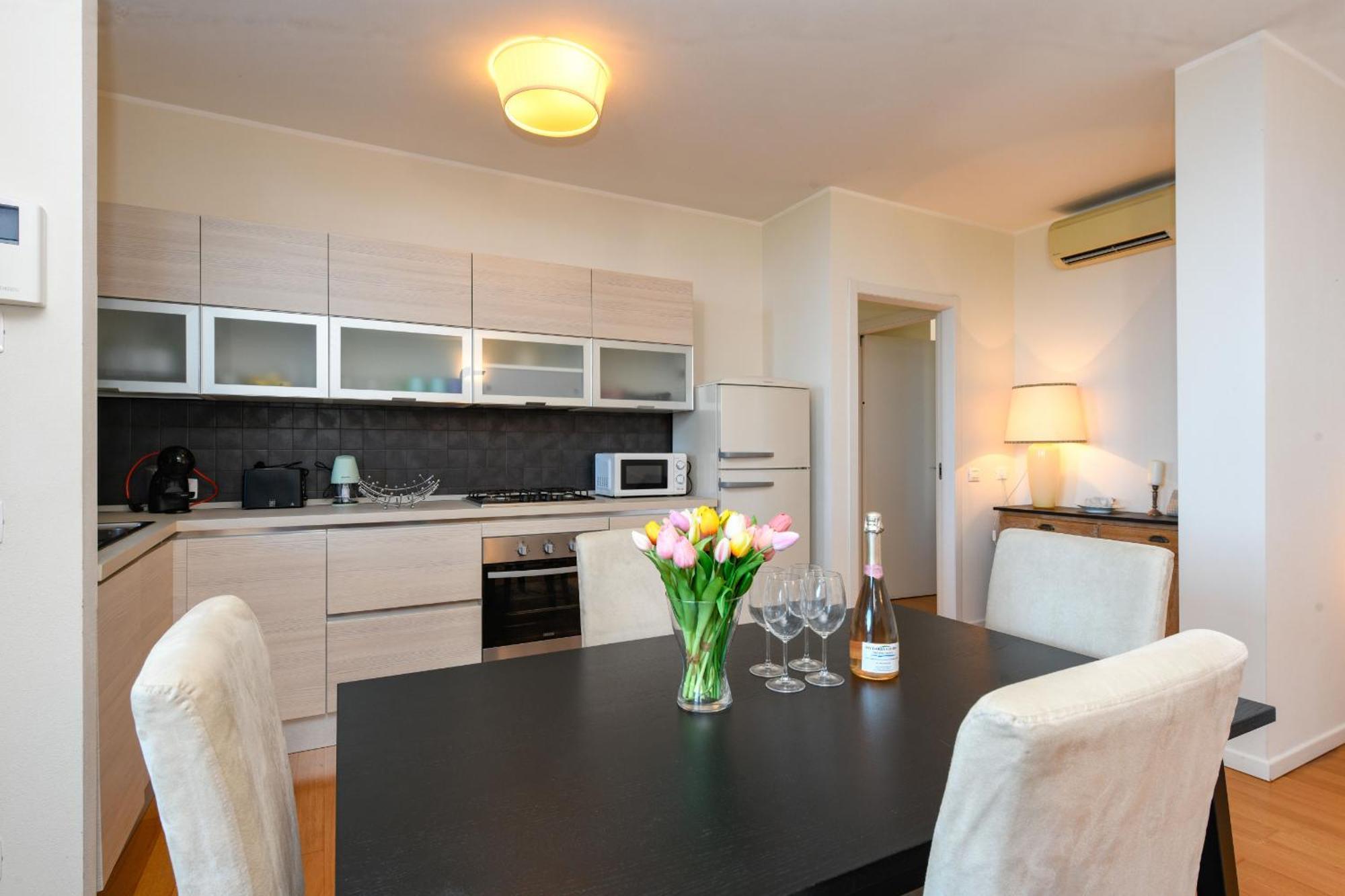 Mgh Luxury - Residenza La Perla Peschiera Lakefront Apartment